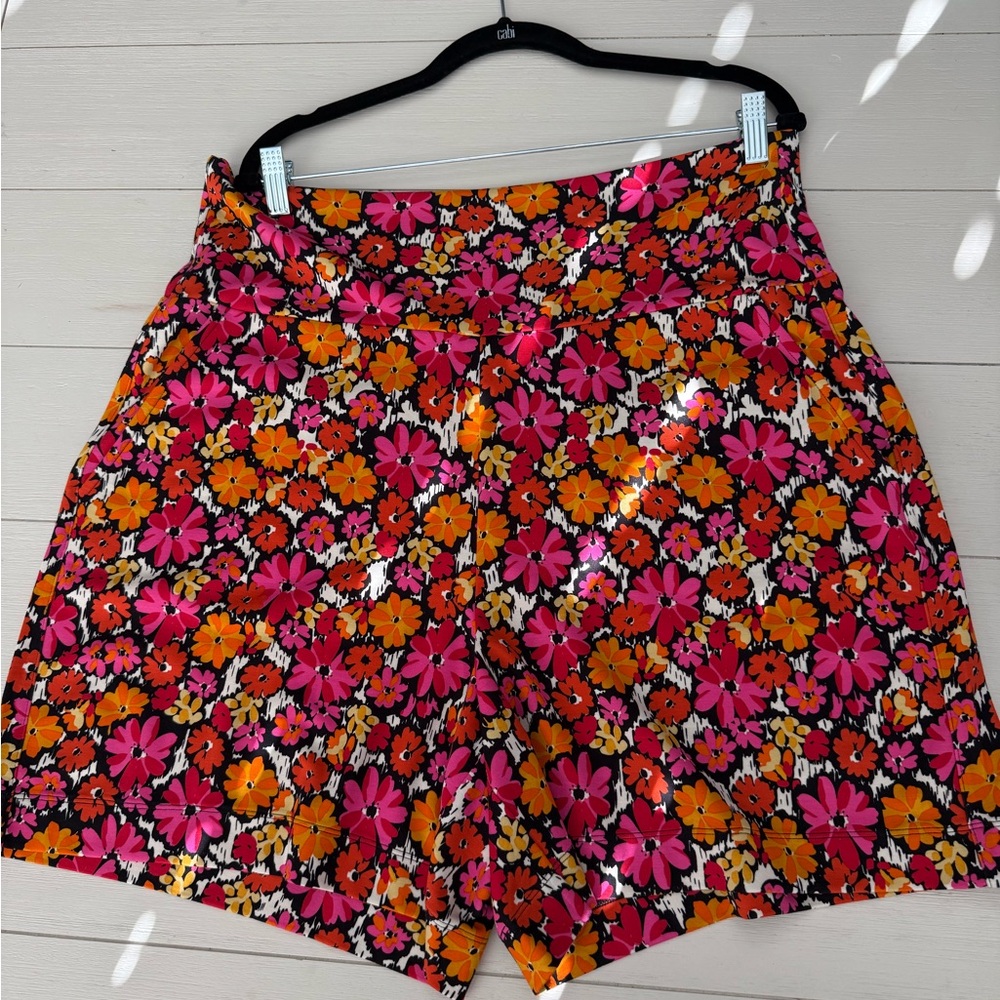 CAbi Field of  Daisies Vibrant Floral Women's Shorts